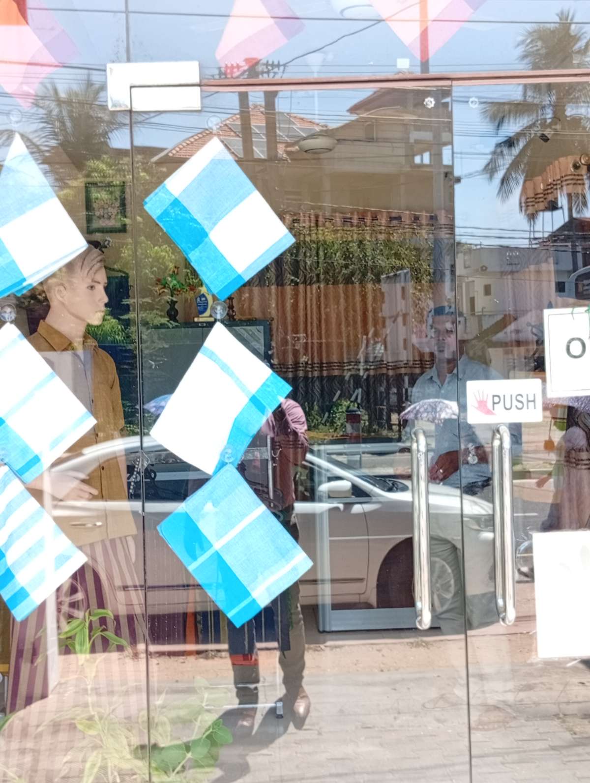 Craft window Batticaloa — photo 1 of 4